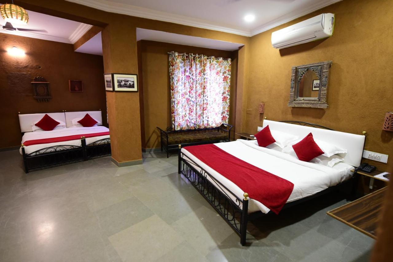 Hotel Udai Niwas By The Lake Udaipur Exterior foto