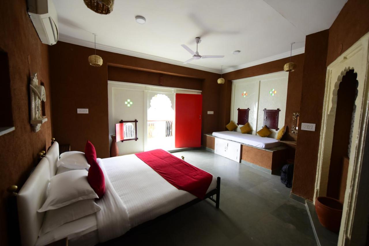 Hotel Udai Niwas By The Lake Udaipur Exterior foto