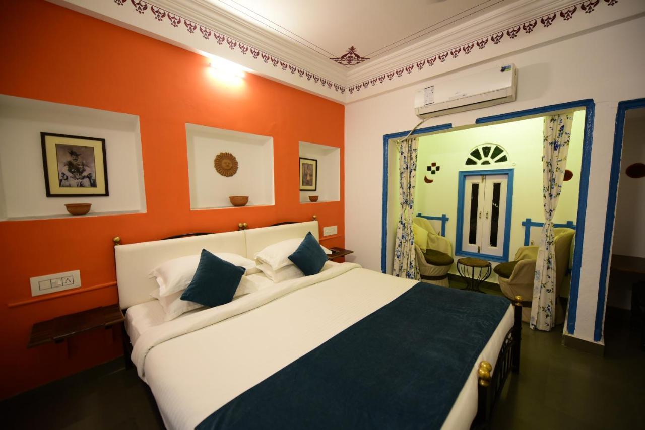 Hotel Udai Niwas By The Lake Udaipur Exterior foto