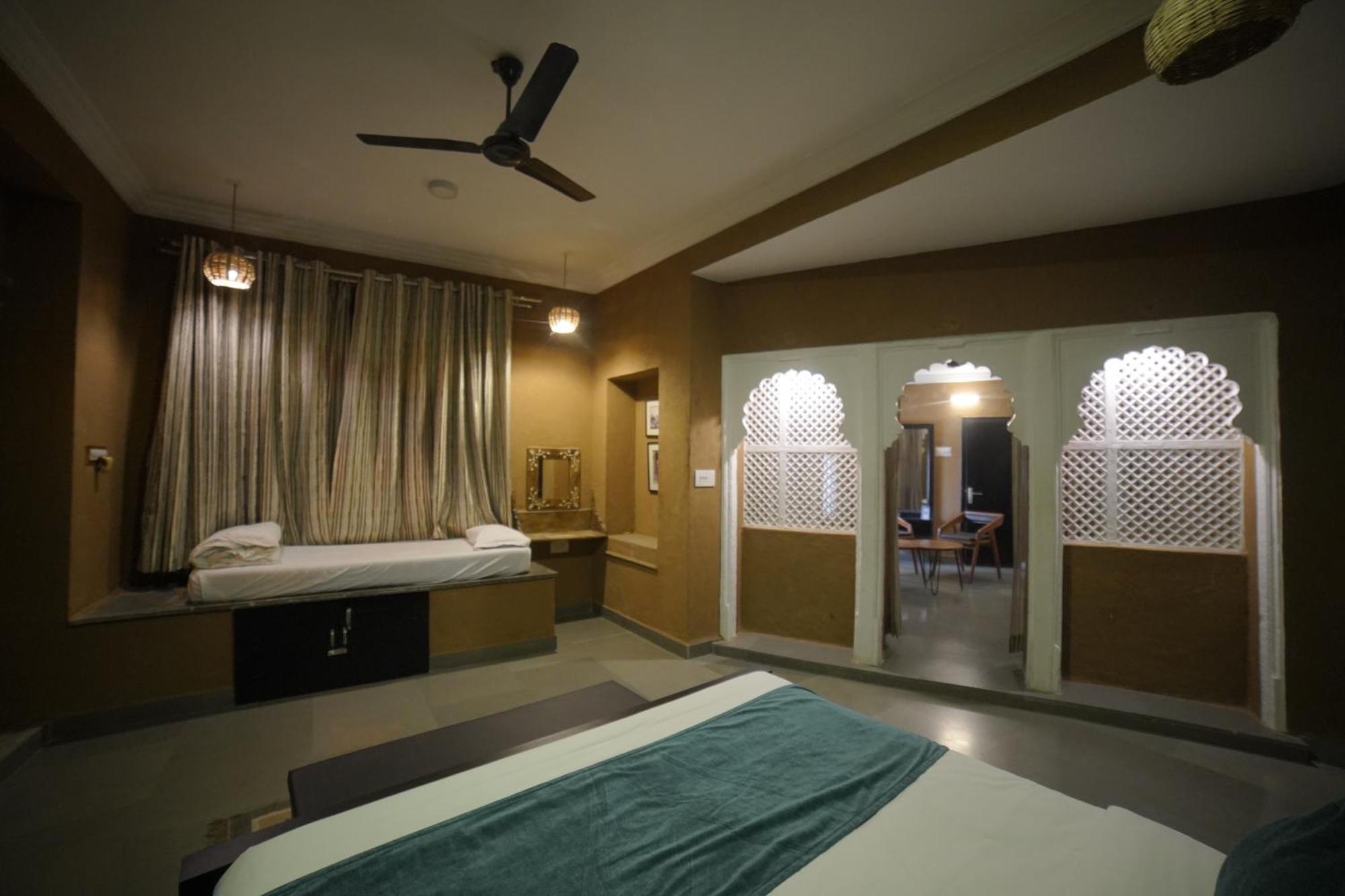 Hotel Udai Niwas By The Lake Udaipur Exterior foto